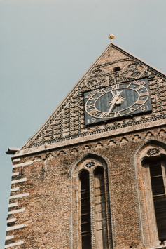 preview Wismar: St. Marien, Turm, Südseite mit erneuerter Uhr (Foto 1982)